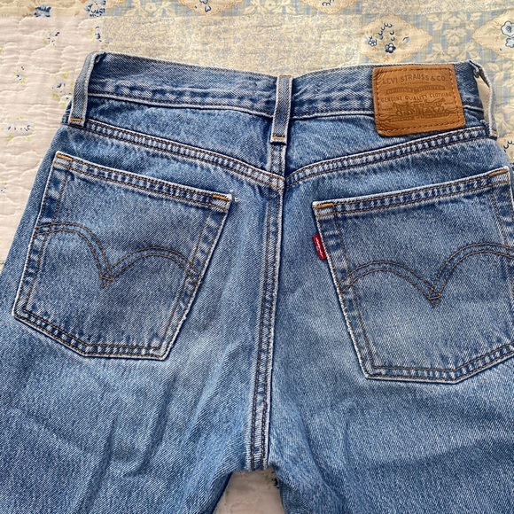 Levi’s - Picture 3 of 5